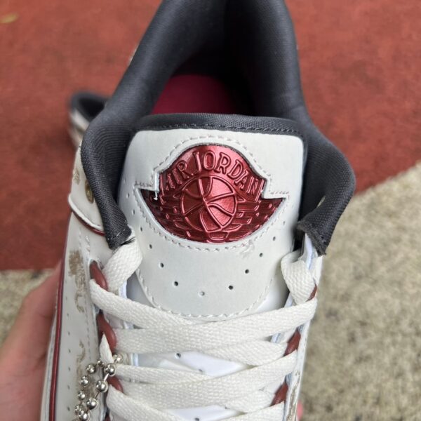 White And Red Air Jordan - Image 5