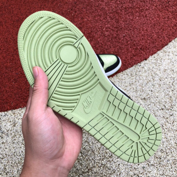 Vivid Green Snakeskin Air Jordan - Image 11
