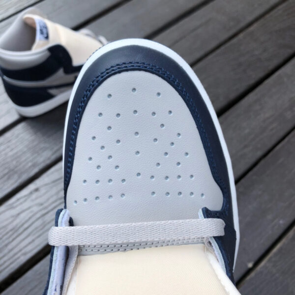 Georgetown White Blue Gray Air Jordan - Image 9