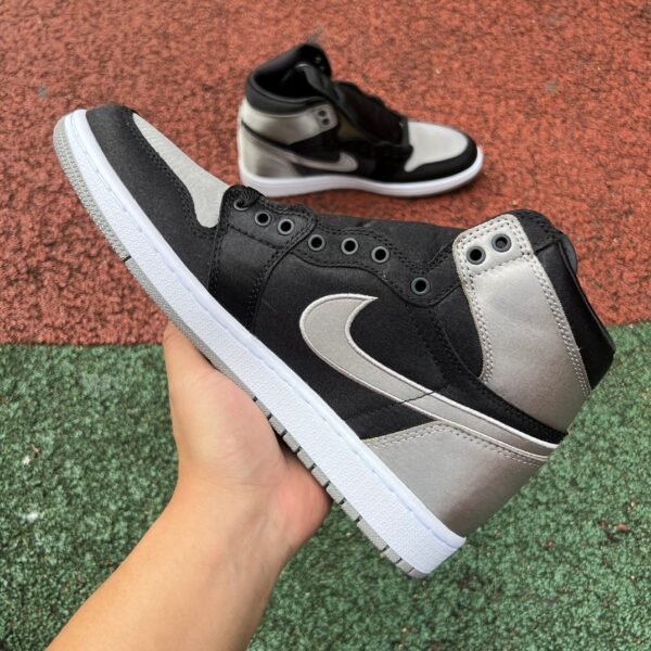 Black Silver Silk Air Jordan - Image 4