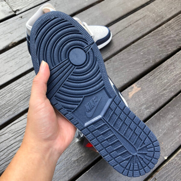 Georgetown White Blue Gray Air Jordan - Image 7