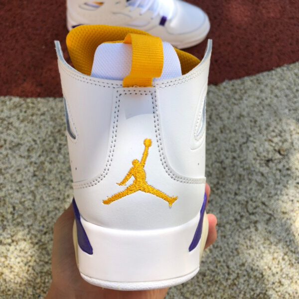 Flight Club Air Jordan - Image 11