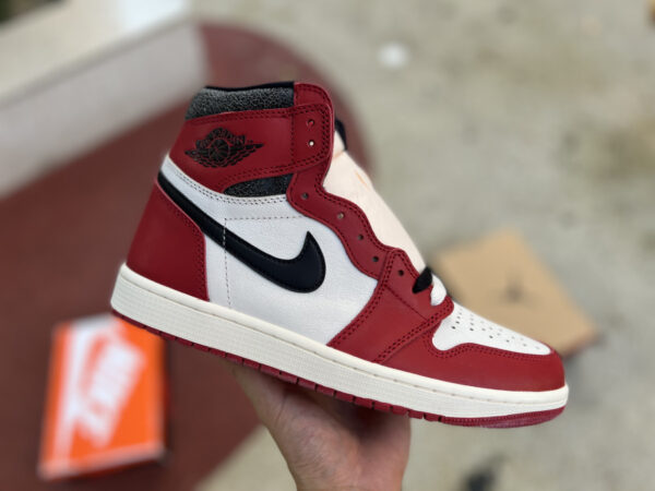 White Red Chicago Air Jordan - Image 12
