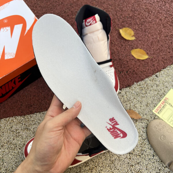 White Red Chicago Air Jordan - Image 11