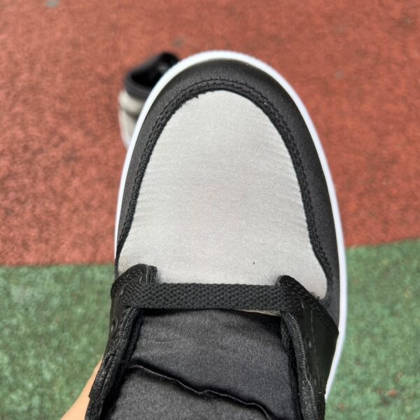 Black Silver Silk Air Jordan - Image 5