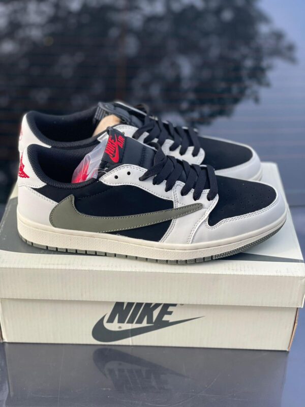 NIKE - Image 3