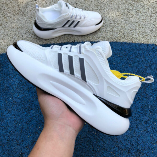 Gucci White And Black - Image 4