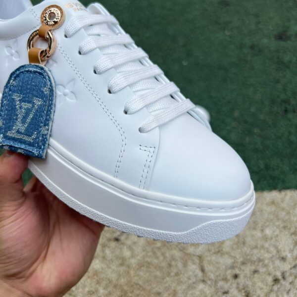 LOUIS VUITTON Time Out Cowhide White Blue - Image 5