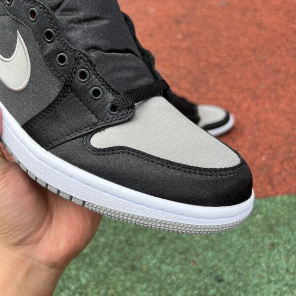 Black Silver Silk Air Jordan - Image 3