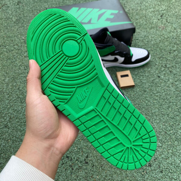Black And White Green Air Jordan - Image 5
