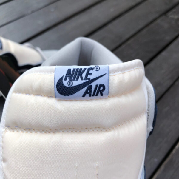 Georgetown White Blue Gray Air Jordan - Image 4