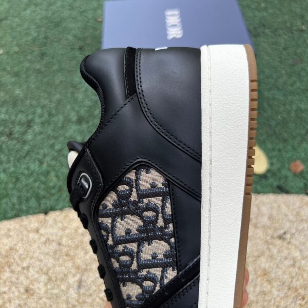 DIOR B27 Low-Top Sneakers Black and White - Image 2