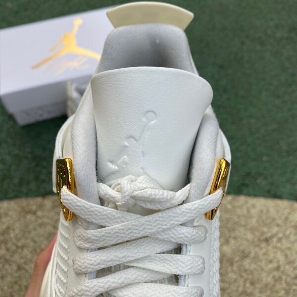 AJ4amm ore white brown A Ma Maniere x Jordan violet brown FZ4810-001 - Image 6