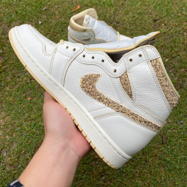 White Champagne Air Jordan - Image 3