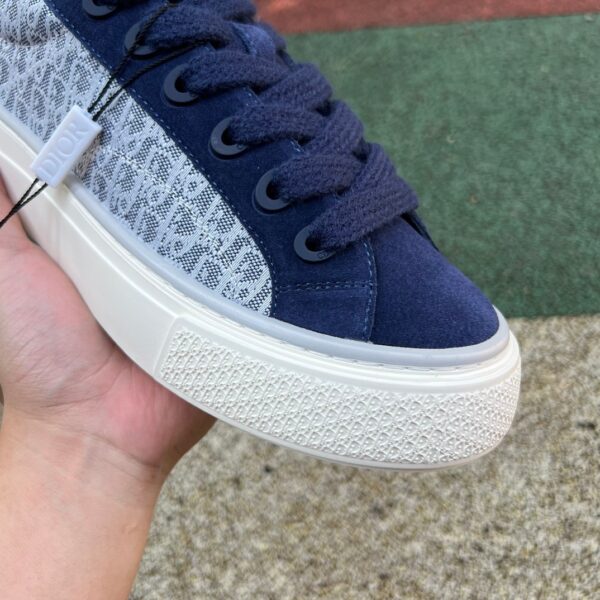 Dior B33 Blue and White Round Toe - Image 3