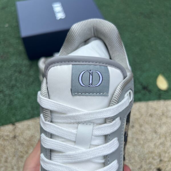 DIOR B27 Low-Top Sneakers Gray and White - Image 4