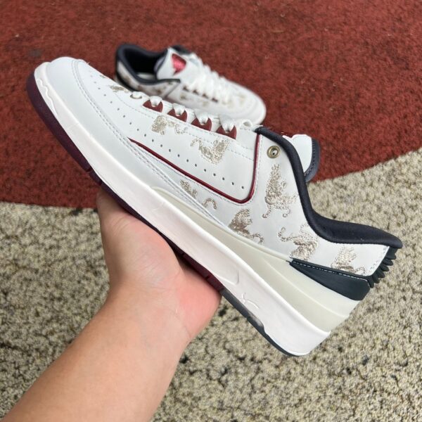White And Red Air Jordan - Image 3