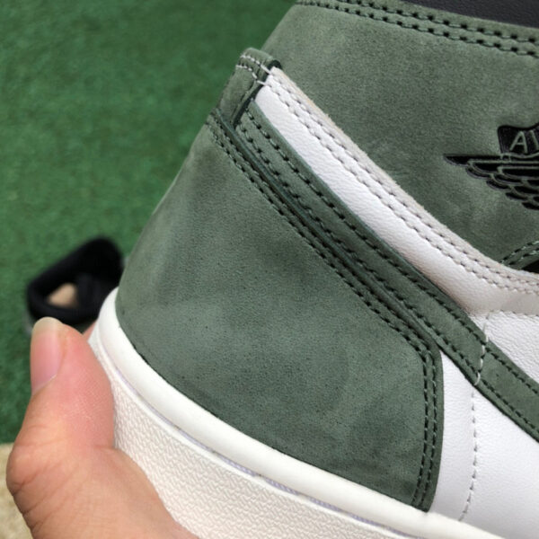Six Crowns Green Air Jordan - Image 2