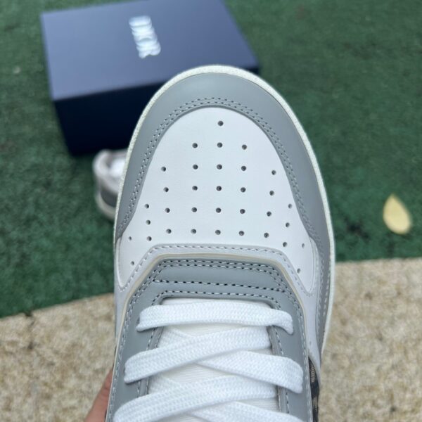 DIOR B27 Low-Top Sneakers Gray and White - Image 2