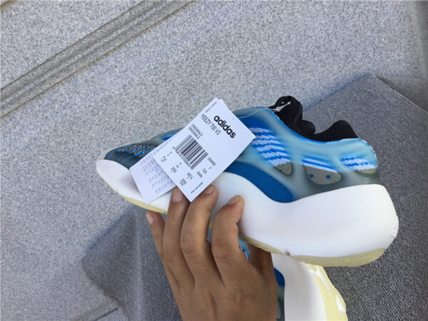 Yeezy Boost Arzareth Blue Aurora - Image 2