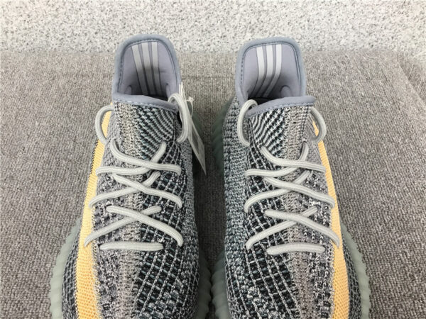 Yeezy Coconut Ash Blue - Image 12