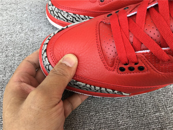 Air Jordan 3“Varsity Red - Image 3