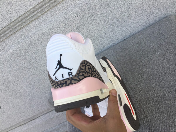 Air Jordan 3 WMNS Atmosphere - Image 2