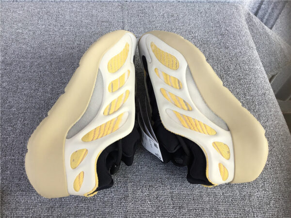 Yeezy Boost Srphym Leaf Yellow - Image 12