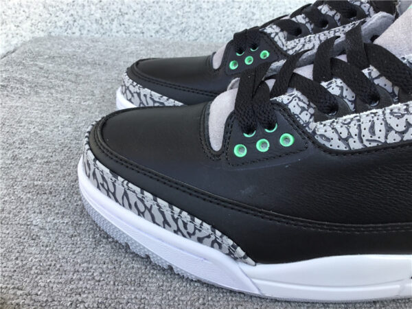 Air Jordan 3 Retro GS 'Green Glow' - Image 2