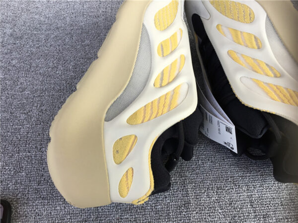 Yeezy Boost Srphym Leaf Yellow - Image 3