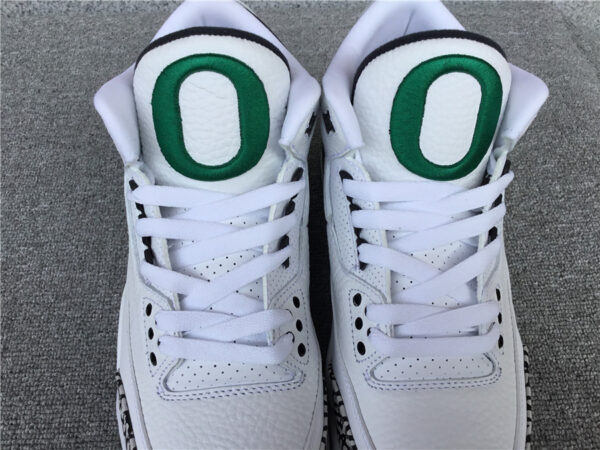 Air Jordan 3 Retro 'Oregon Ducks' - Image 20