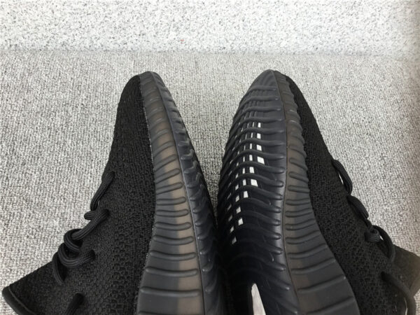 Yeezy Boost Bred - Image 16