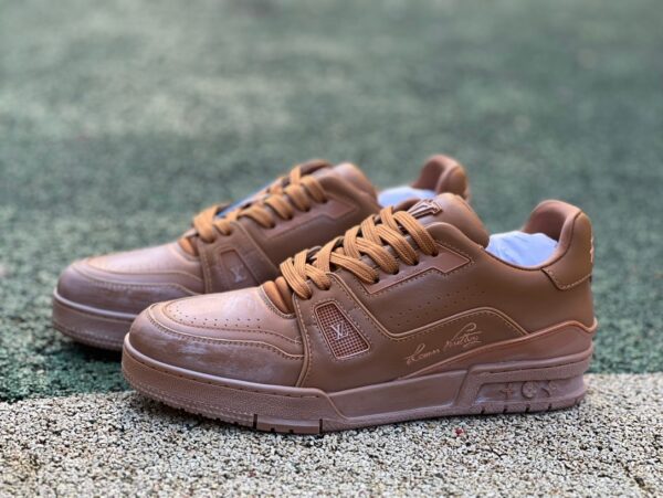 Trainer distressed brown denim round toe lace-up LV