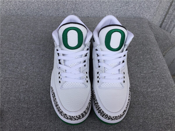 Air Jordan 3 Retro 'Oregon Ducks' - Image 11