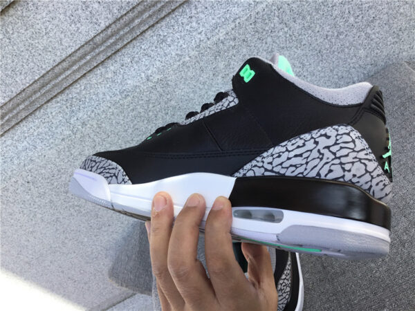 Air Jordan 3 Retro GS 'Green Glow' - Image 9