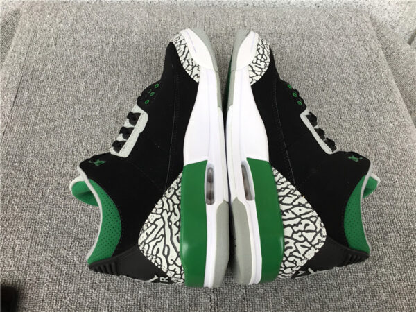 Air Jordan GS 'Pine Green' - Image 2