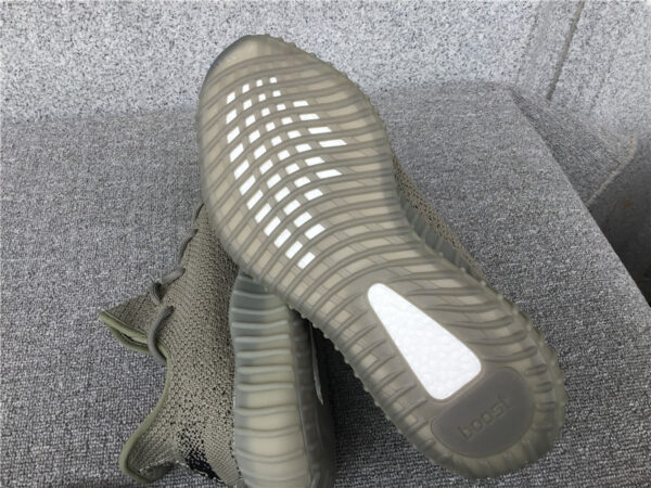 Yeezy Granite Black - Image 11