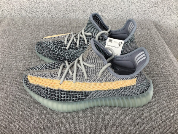 Yeezy Coconut Ash Blue - Image 14