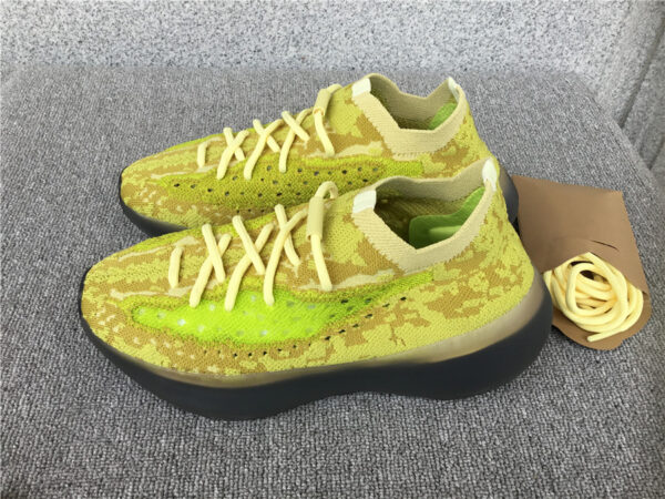 Yeezy Boost 'Hylte Glow' - Image 3