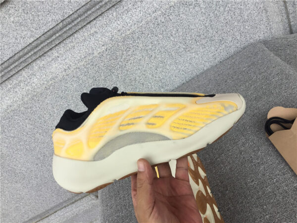 Ad Yeezy White Yellow - Image 15
