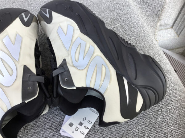 Yeezy Boost Infants 'Bone' - Image 5