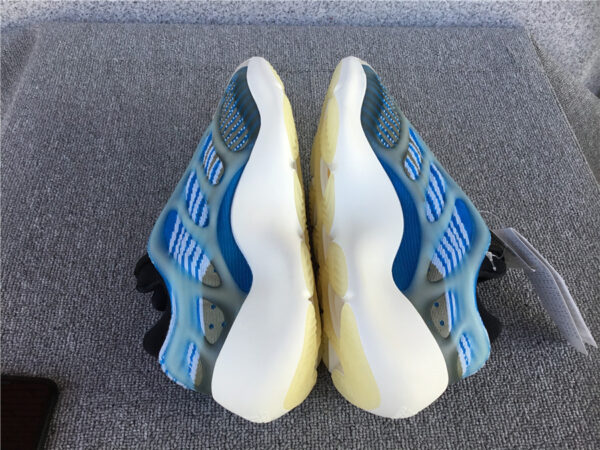 Yeezy Boost Arzareth Blue Aurora - Image 18