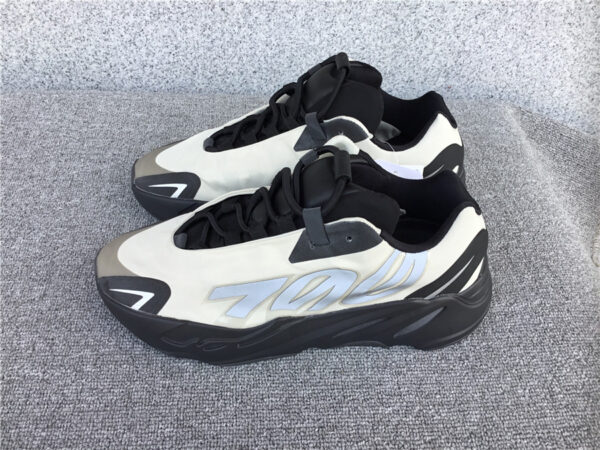Yeezy Boost Infants 'Bone' - Image 9