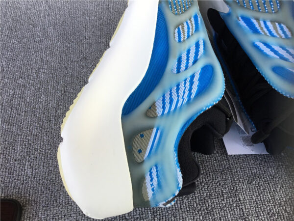 Yeezy Boost Arzareth Blue Aurora - Image 19