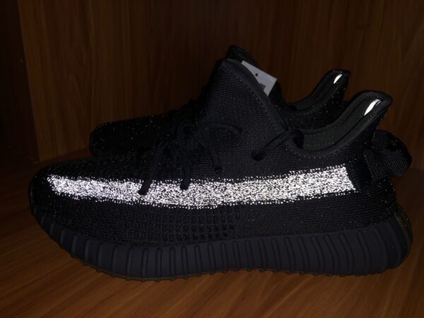 Yeezy Boost Kids 'Onyx' - Image 18