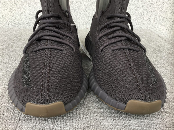 Yeezy Boost Kids 'Onyx' - Image 14