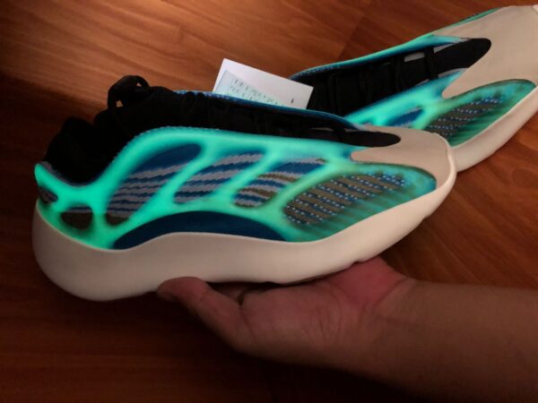 Yeezy Boost Arzareth Blue Aurora - Image 28