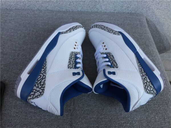 Air Jordan  White and Blue Wizards - Image 4