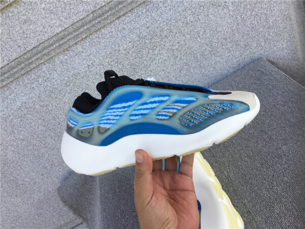 Yeezy Boost Arzareth Blue Aurora - Image 11