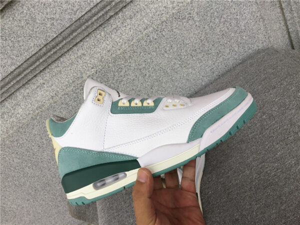 Air Jordan 3 Retro "Mars Stone"